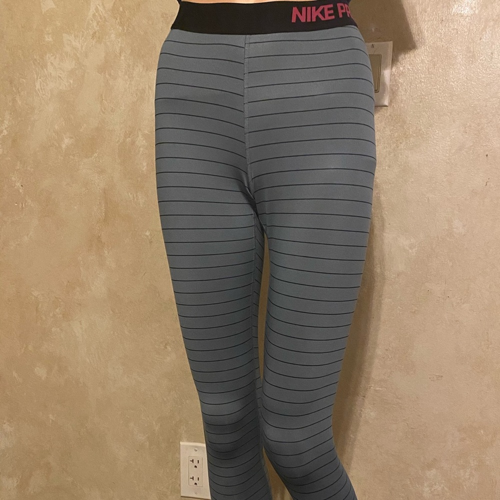 Nike gray leggings